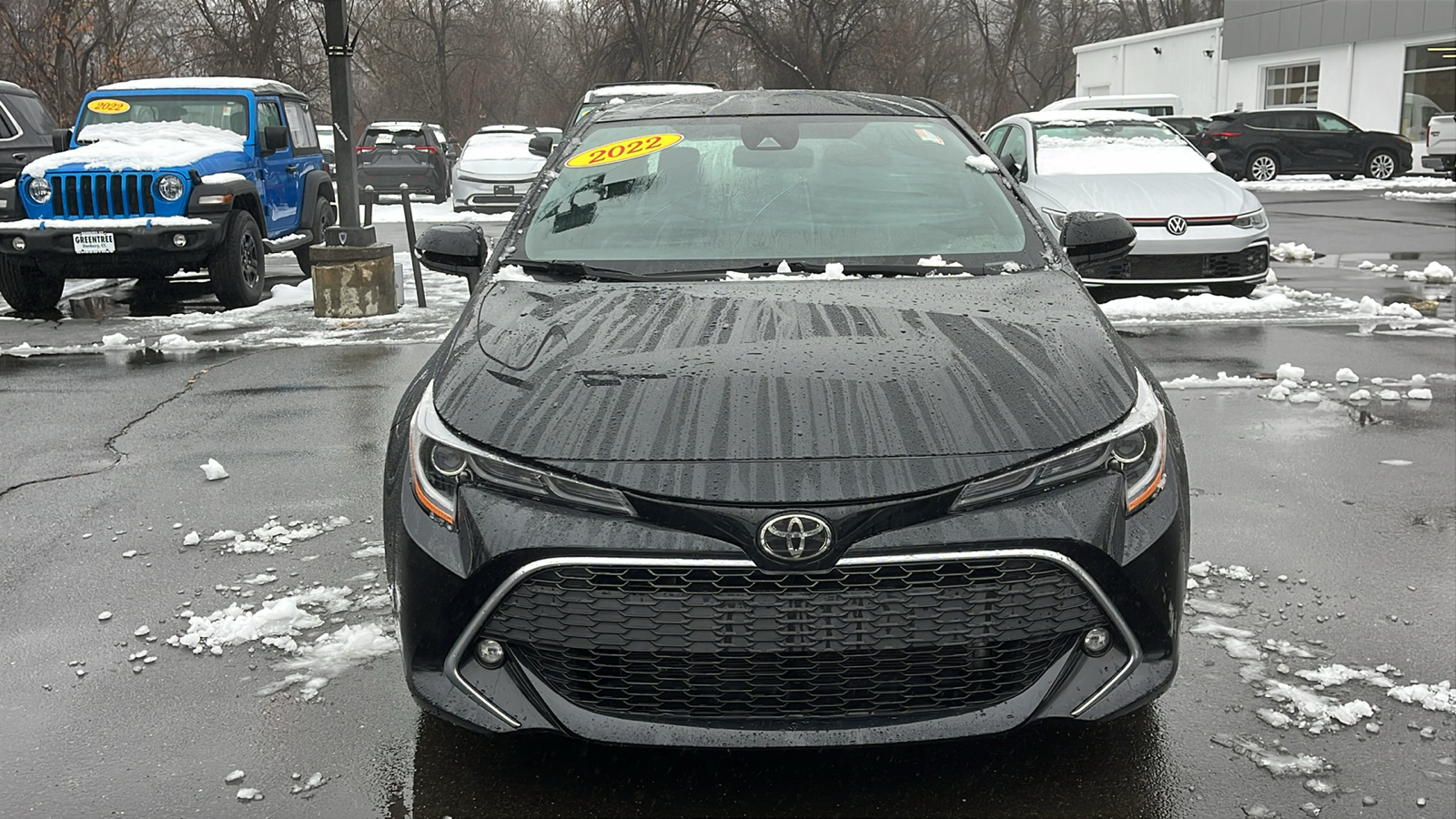 2022 Toyota Corolla Hatchback XSE 2