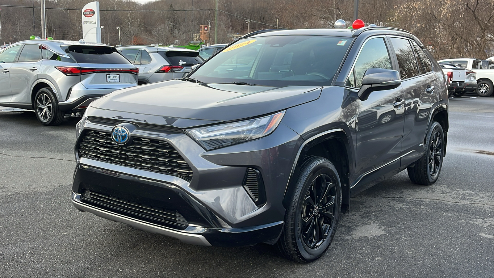 2024 Toyota RAV4 Hybrid SE 3