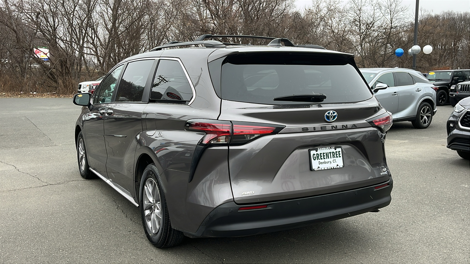 2022 Toyota Sienna XLE 4