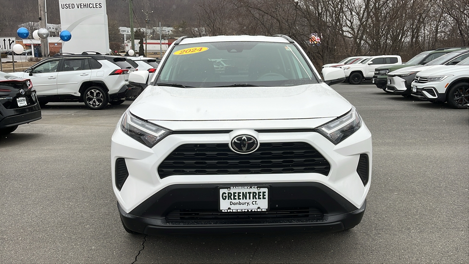 2024 Toyota RAV4 XLE 2