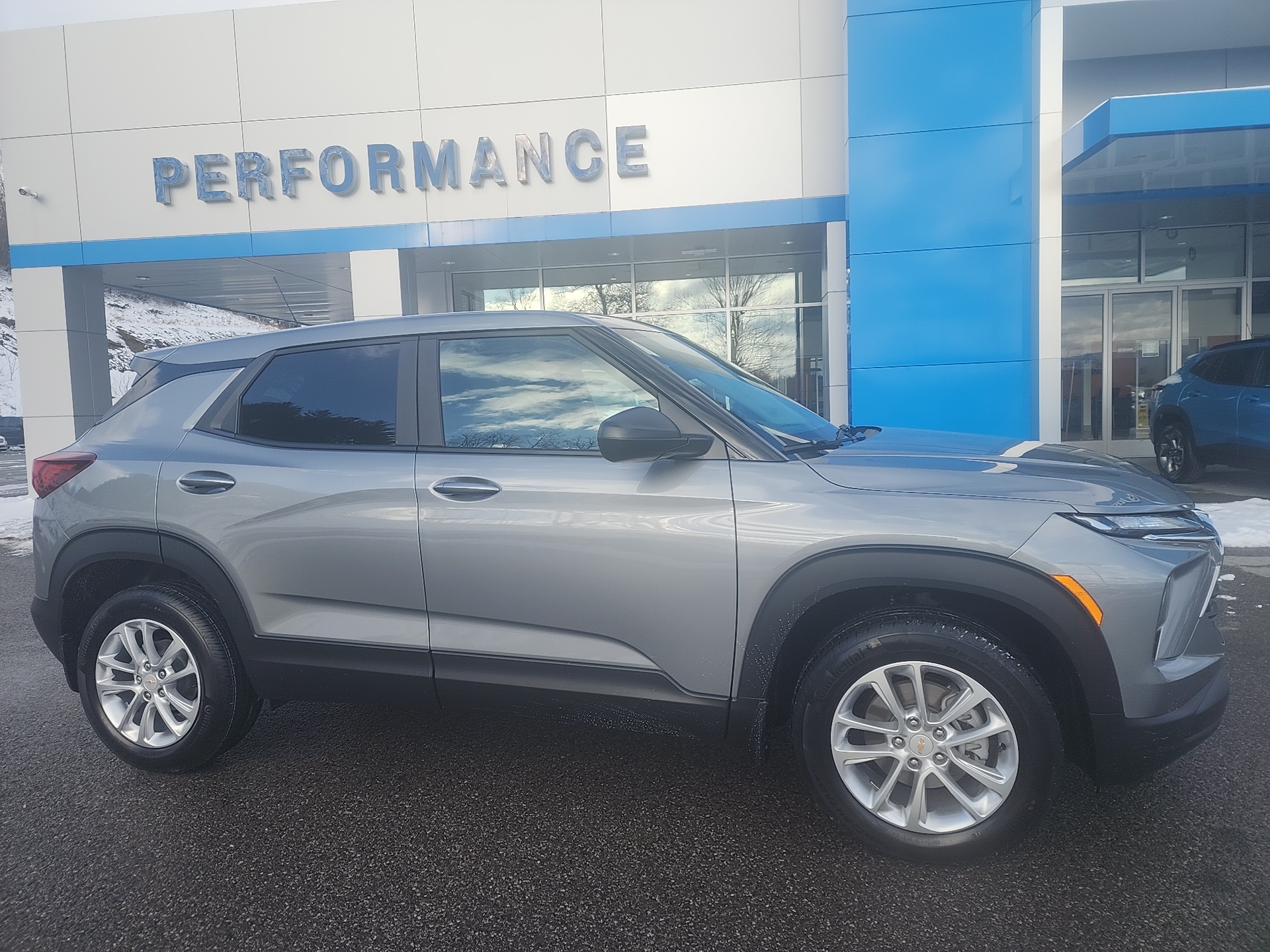 2025 Chevrolet TrailBlazer LS 2