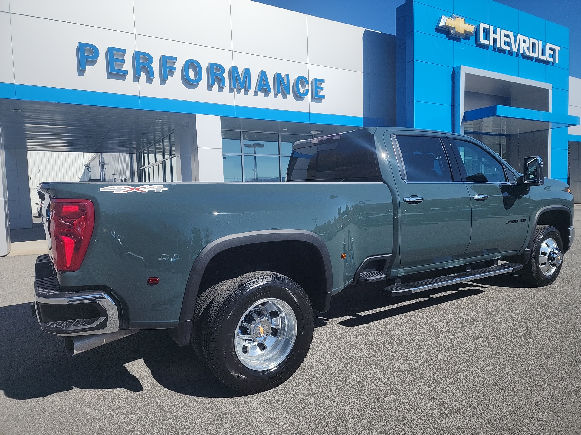 2025 Chevrolet Silverado 3500HD LTZ 3