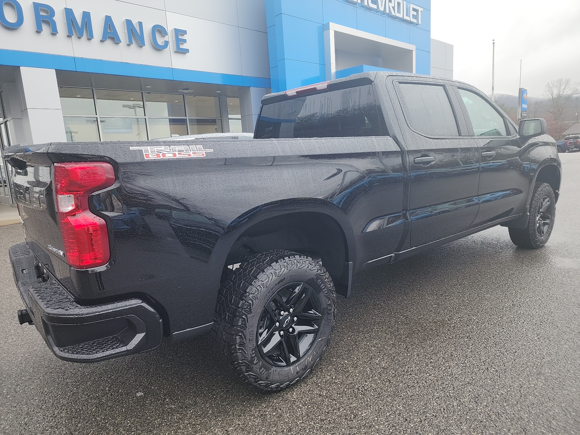 2025 Chevrolet Silverado 1500 Custom Trail Boss 3