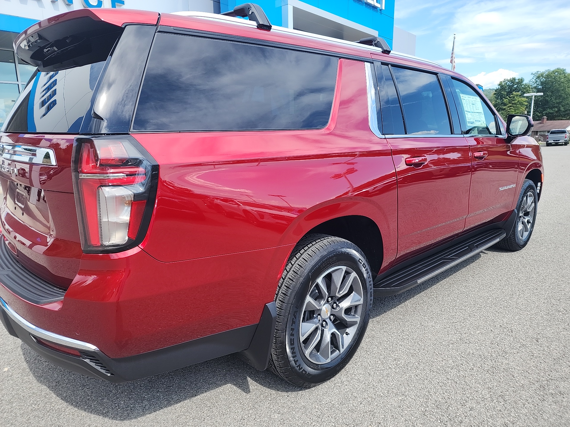 2024 Chevrolet Suburban LS 3