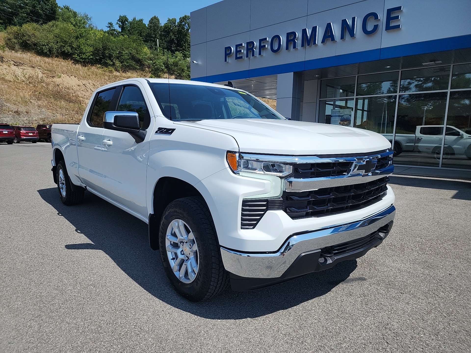 2024 Chevrolet Silverado 1500 LT 1