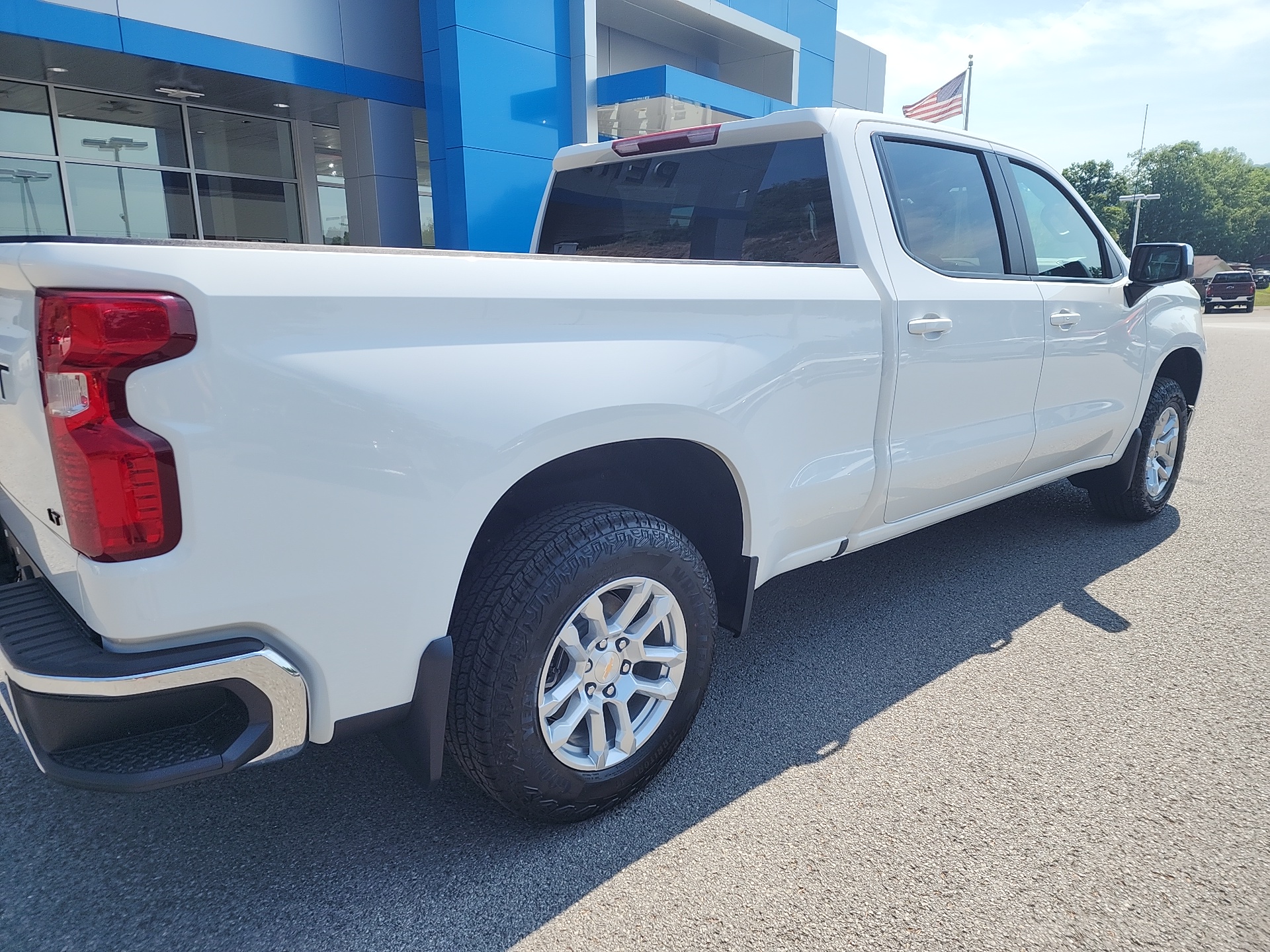 2024 Chevrolet Silverado 1500 LT 3