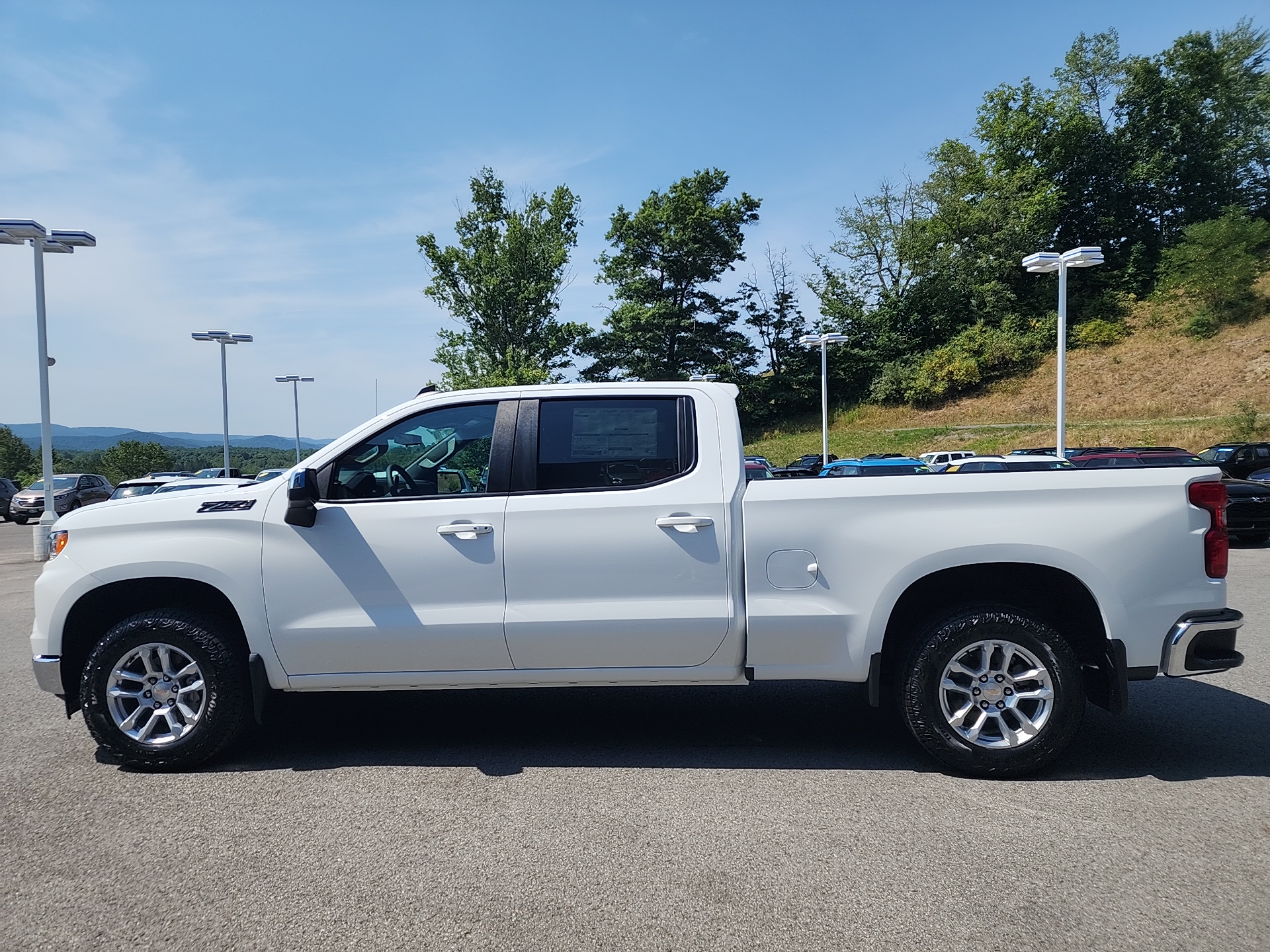 2024 Chevrolet Silverado 1500 LT 7