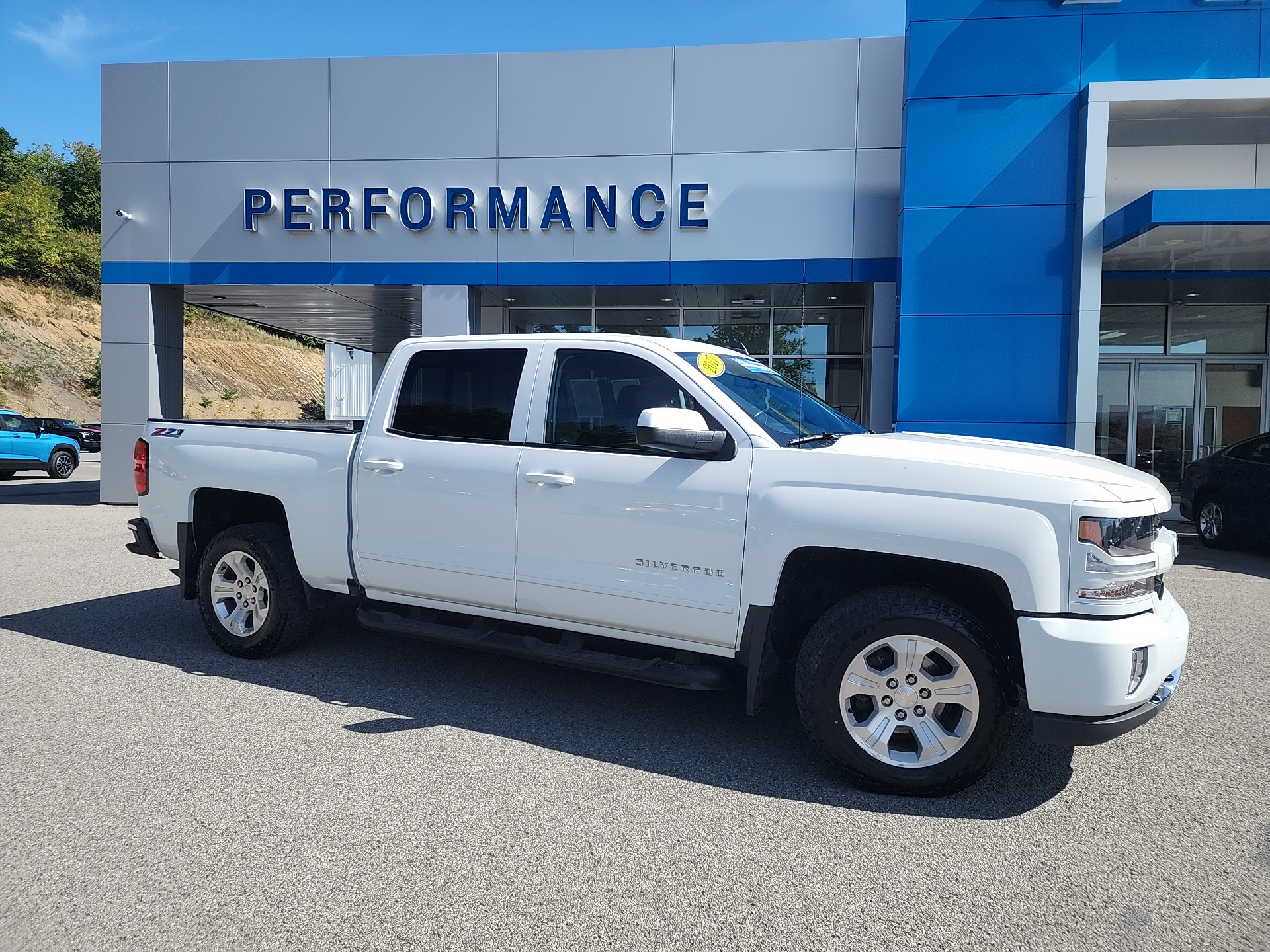 2017 Chevrolet Silverado 1500 LT 2