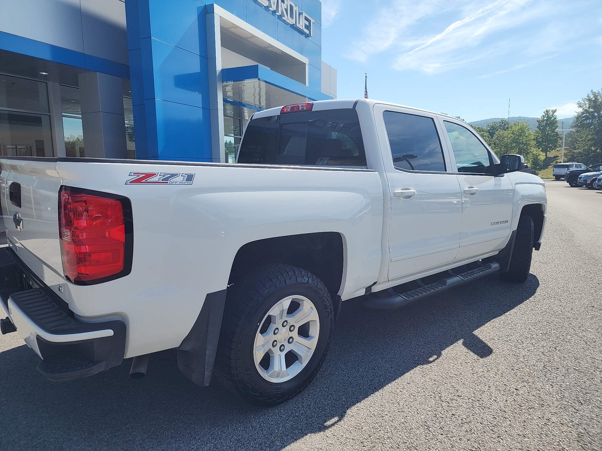 2017 Chevrolet Silverado 1500 LT 3