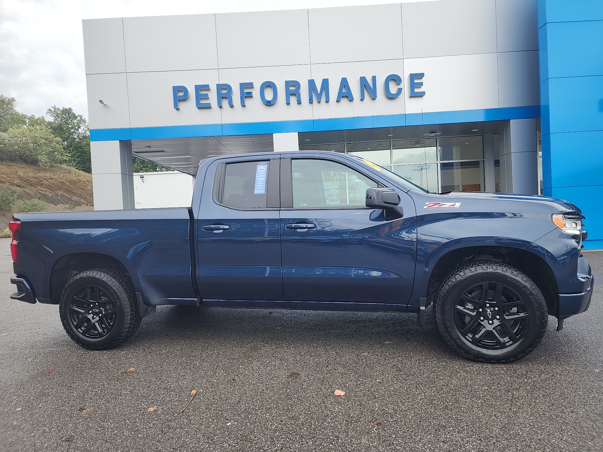 2023 Chevrolet Silverado 1500 RST 2