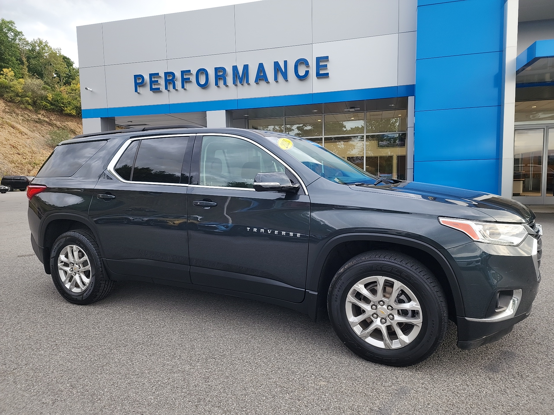 2020 Chevrolet Traverse LT 2