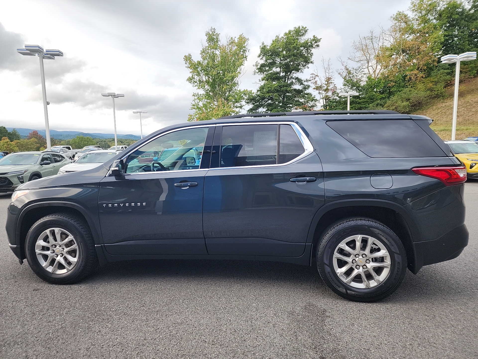 2020 Chevrolet Traverse LT 8