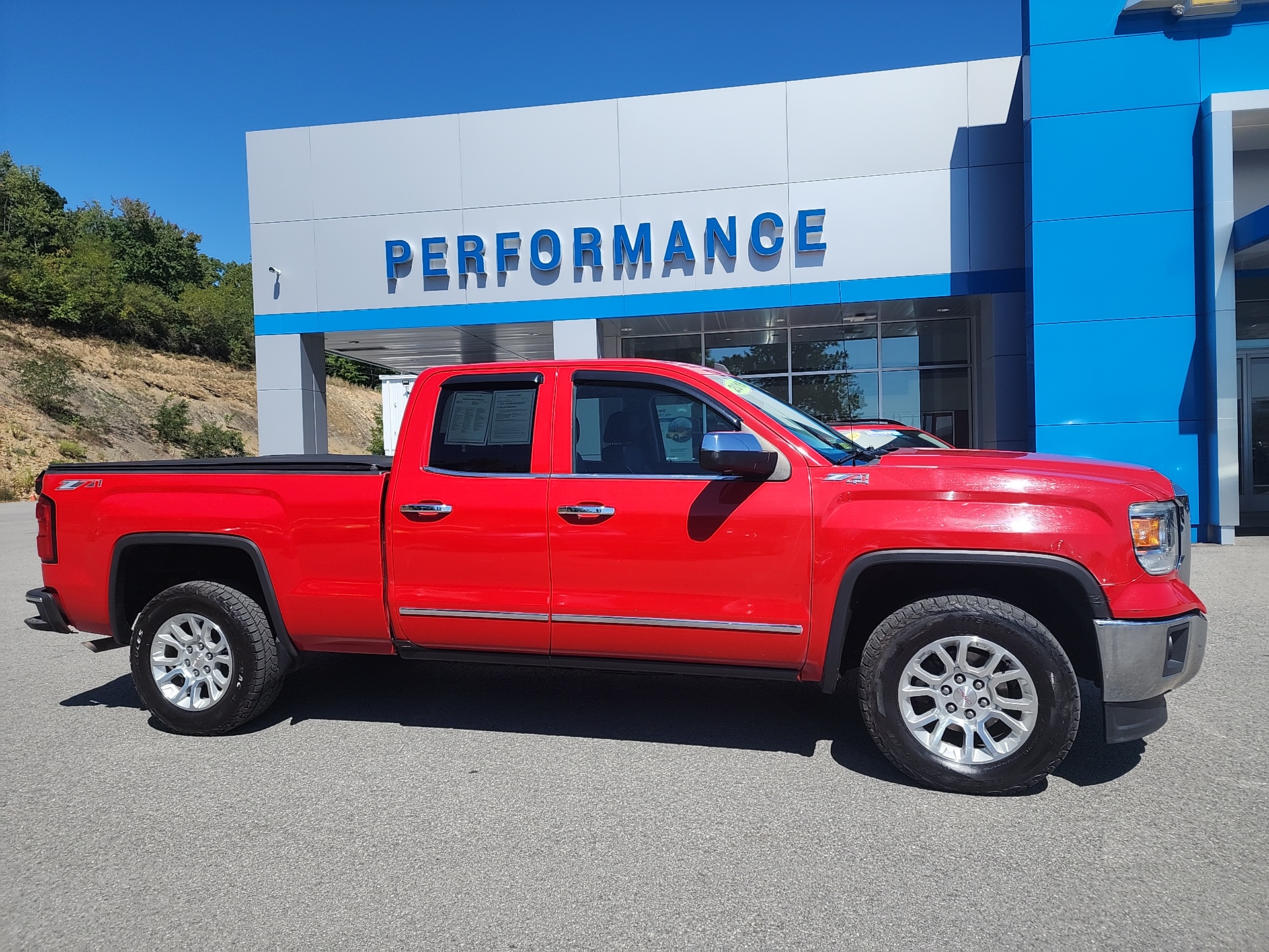 2015 GMC Sierra 1500 SLT 2