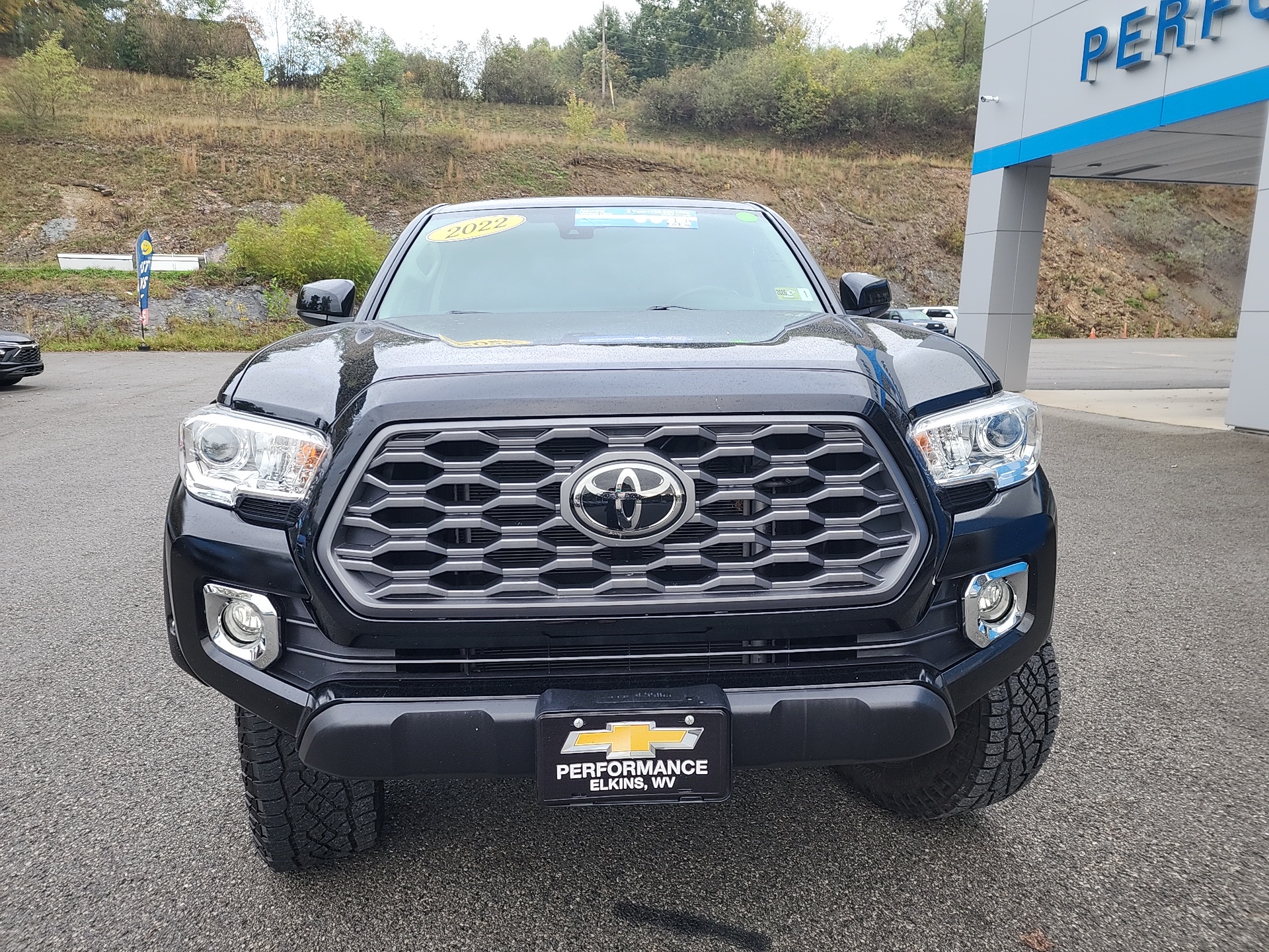 2022 Toyota Tacoma SR5 ( LIFTED) 9