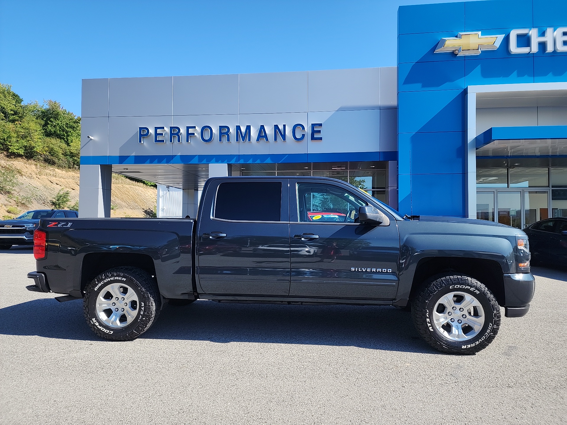 2018 Chevrolet Silverado 1500 LT 2