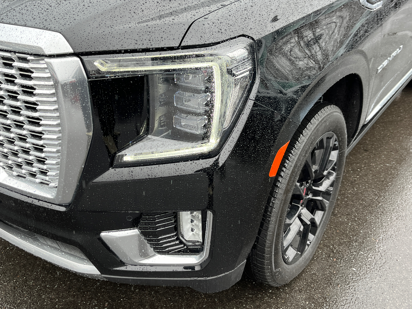 2022 GMC Yukon Denali 8