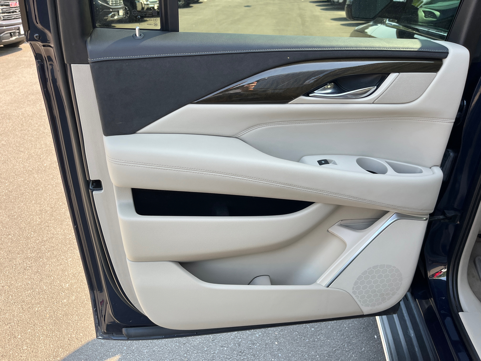 2020 Cadillac Escalade ESV Luxury 22
