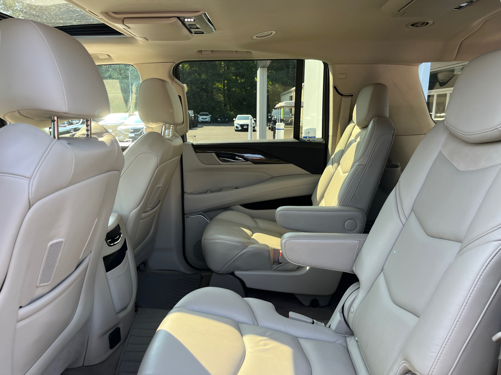 2020 Cadillac Escalade ESV Luxury 23
