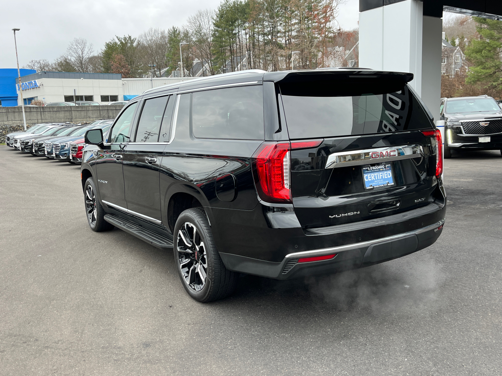 2022 GMC Yukon XL SLT 3