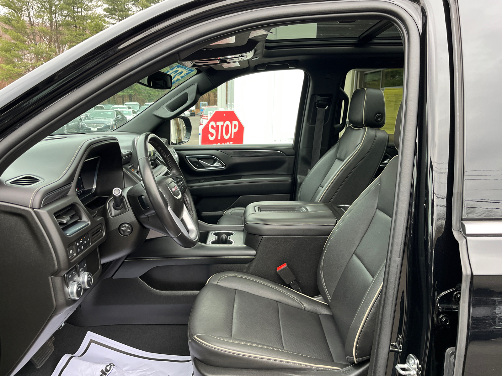 2022 GMC Yukon XL SLT 11