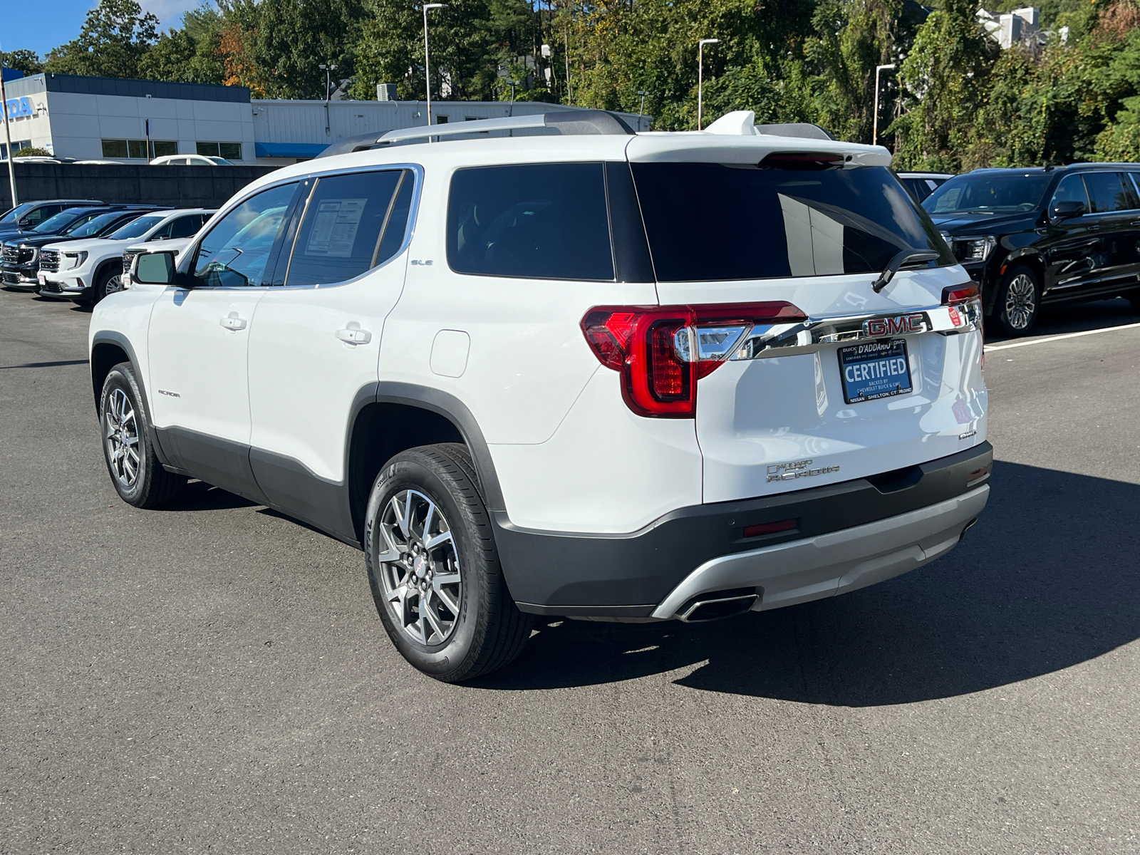 2022 GMC Acadia SLE 3