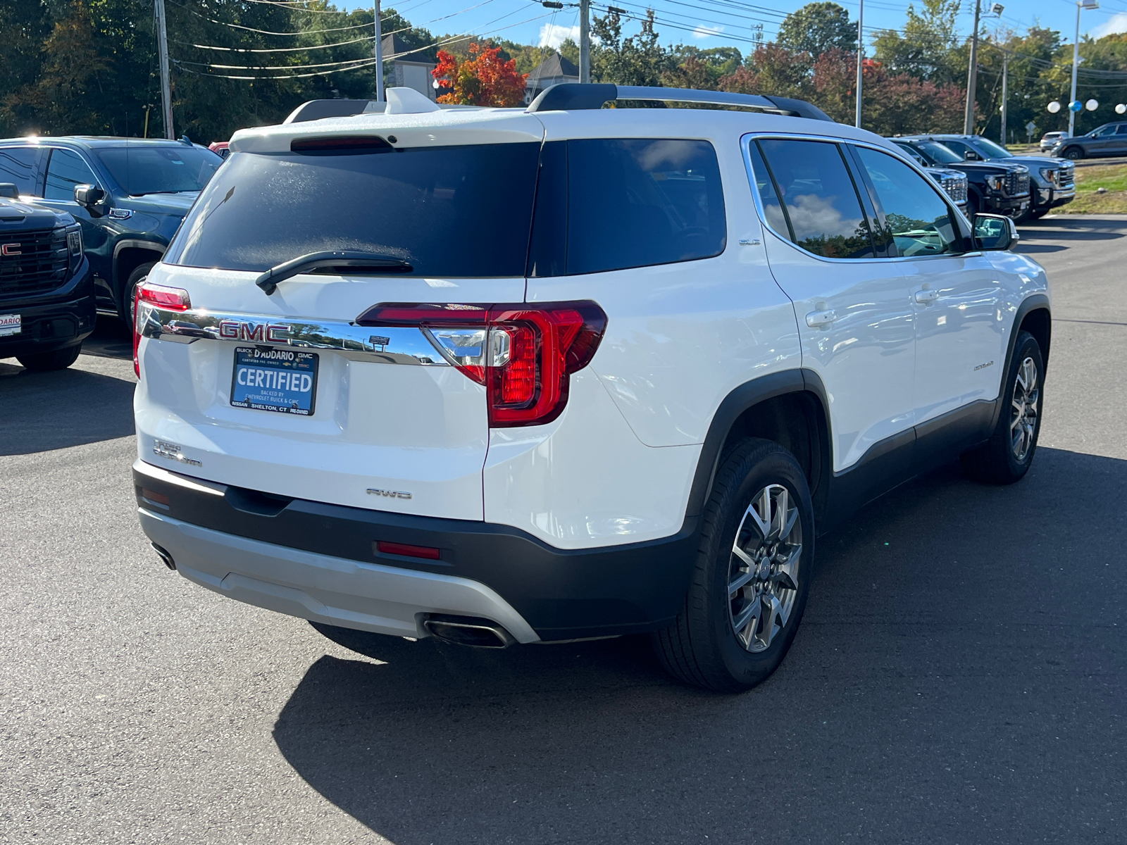 2022 GMC Acadia SLE 5