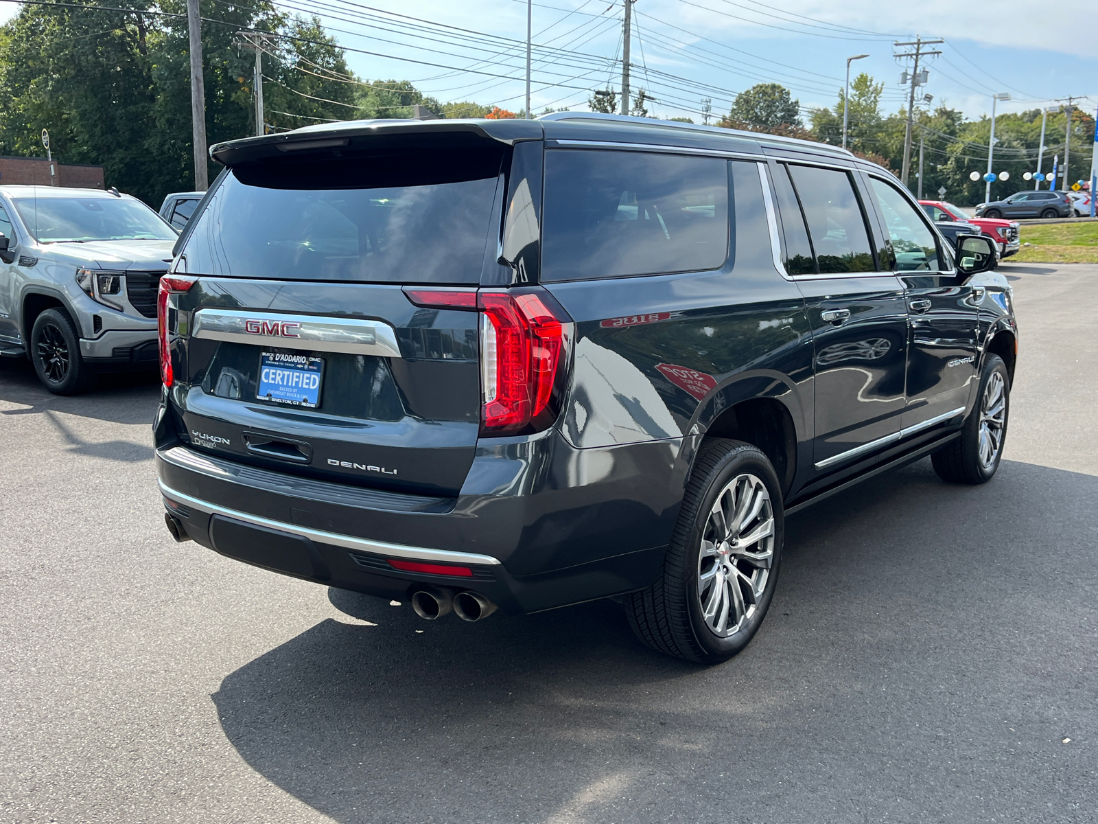 2022 GMC Yukon XL Denali 5