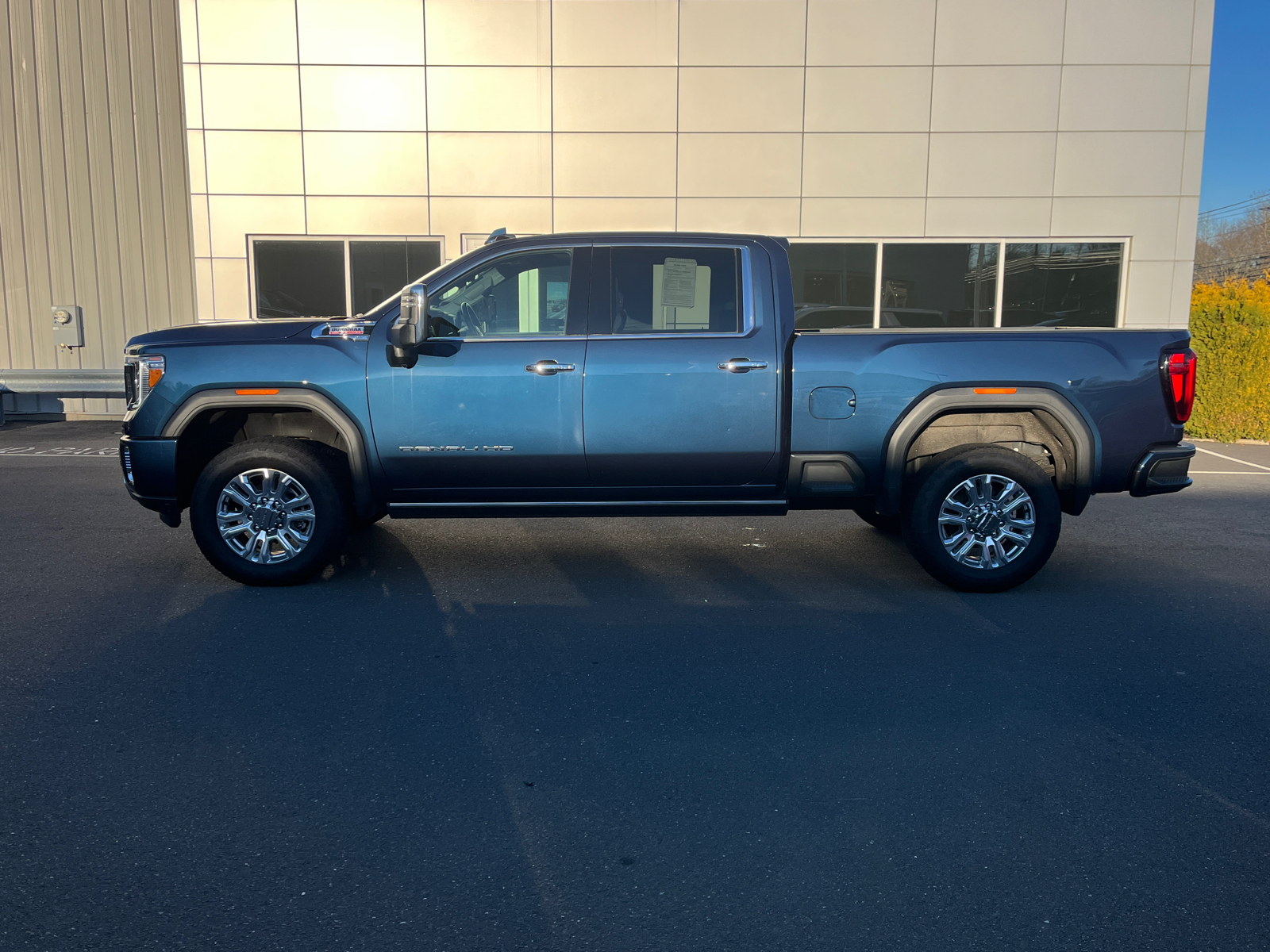 2023 GMC Sierra 3500HD Denali 2