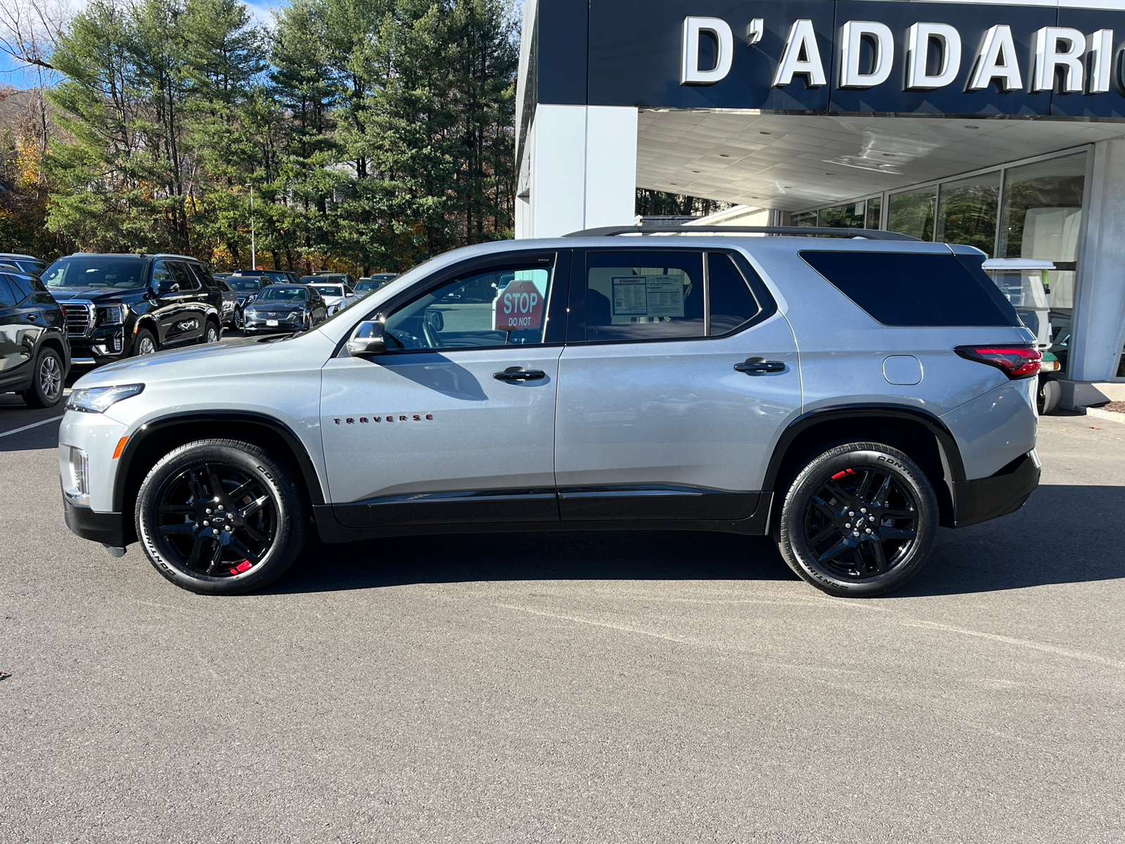 2023 Chevrolet Traverse Premier 2