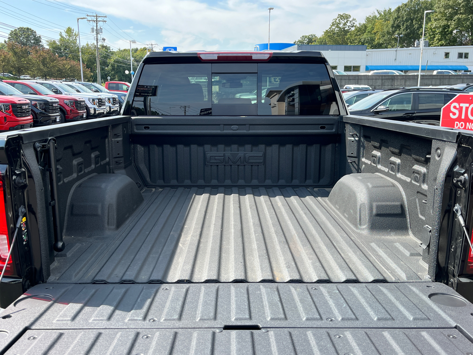 2023 GMC Sierra 1500 SLT 28