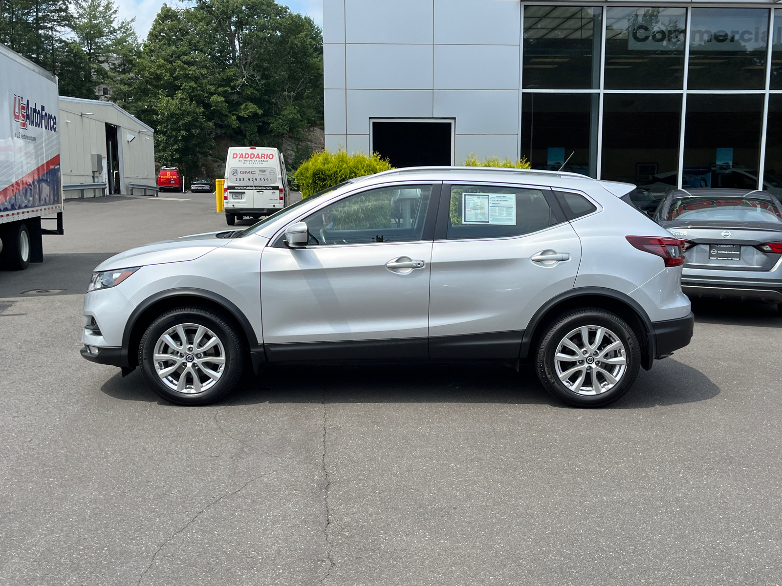 2021 Nissan Rogue Sport SV 2