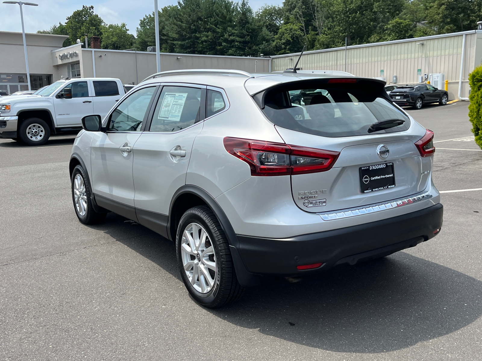 2021 Nissan Rogue Sport SV 3