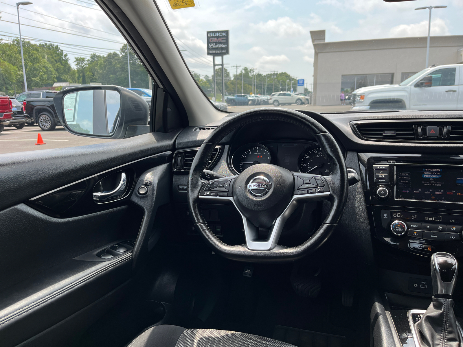 2021 Nissan Rogue Sport SV 24