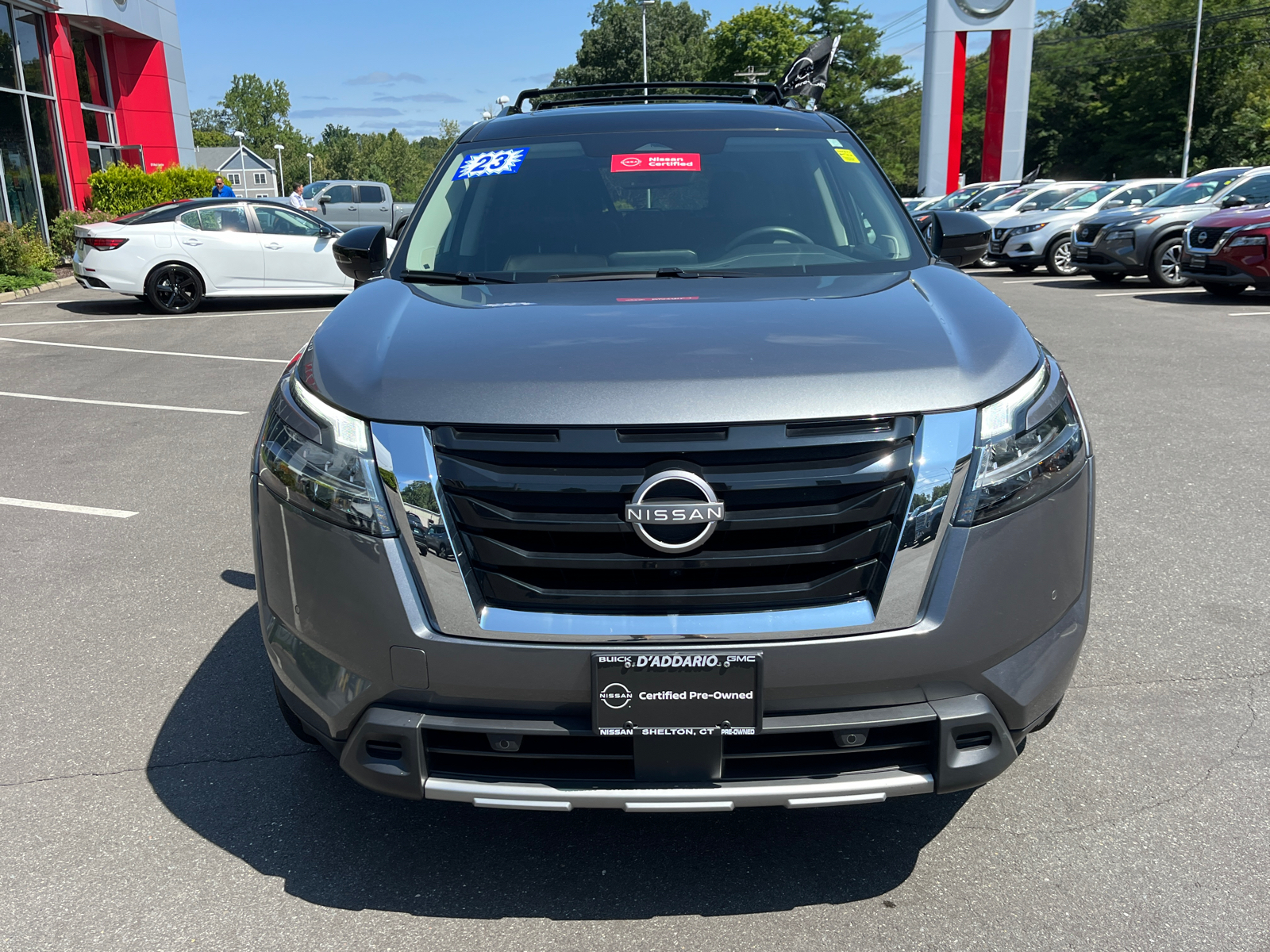 2023 Nissan Pathfinder SL 7