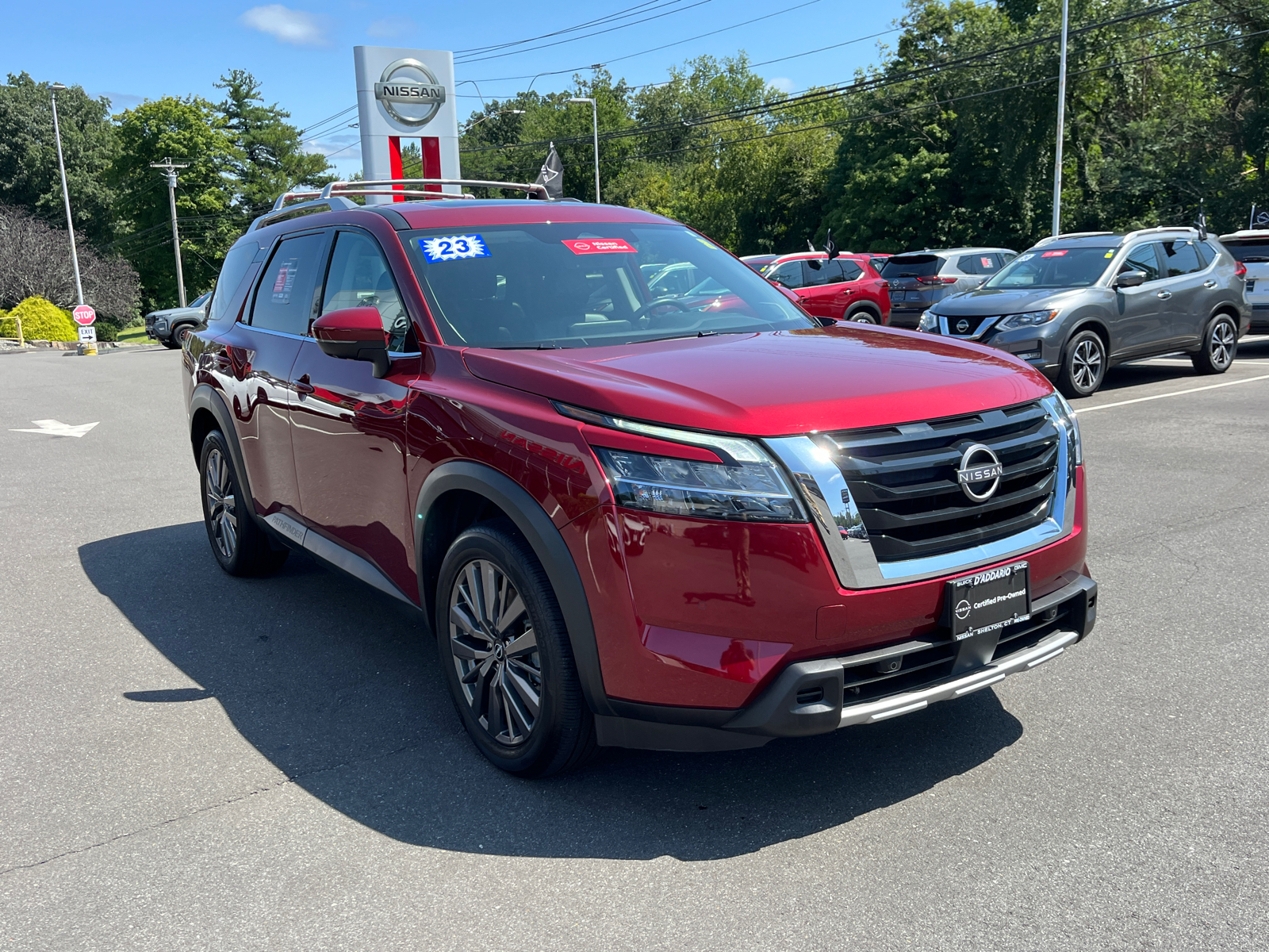 2023 Nissan Pathfinder SL 5