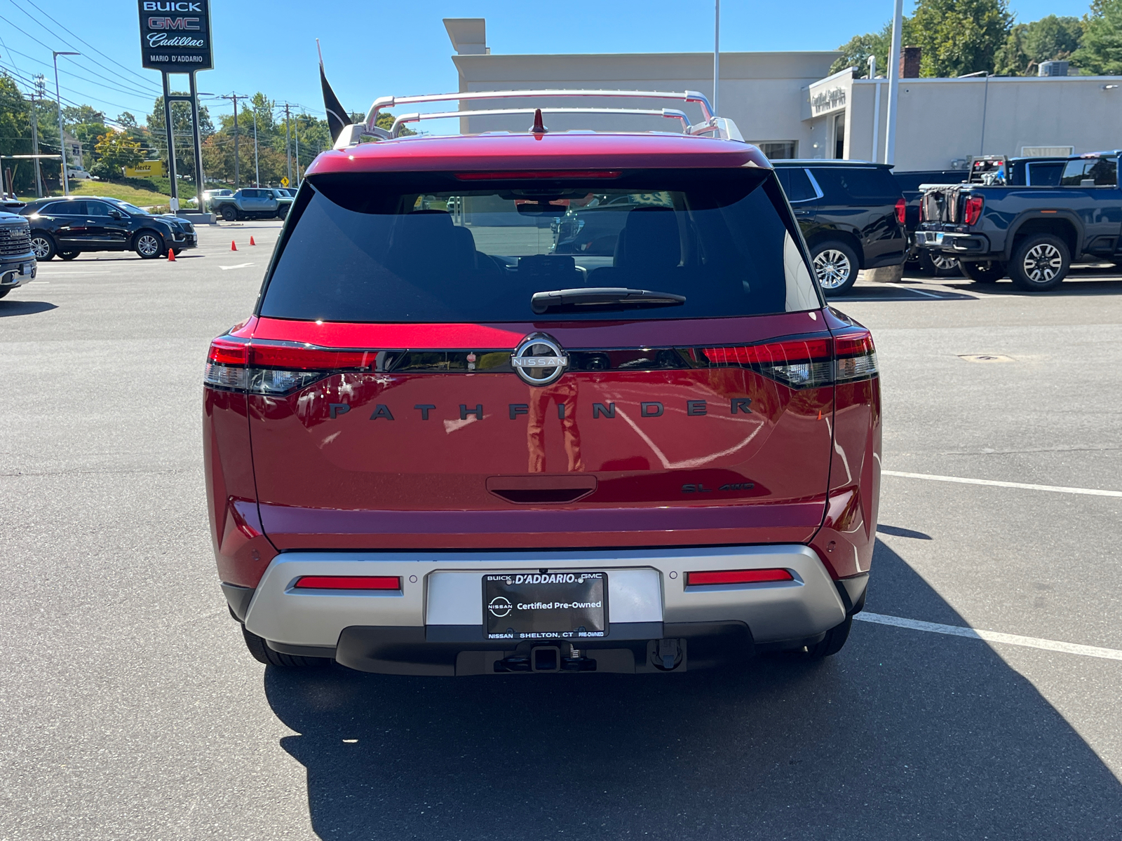 2023 Nissan Pathfinder SL 4