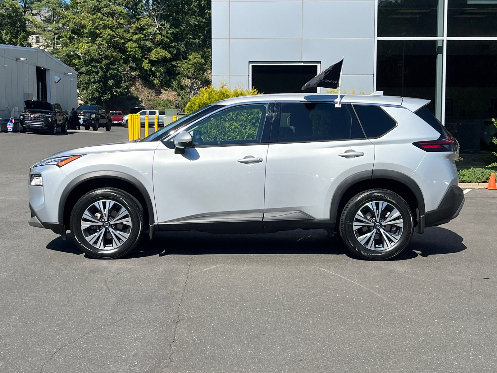 2021 Nissan Rogue SV 2