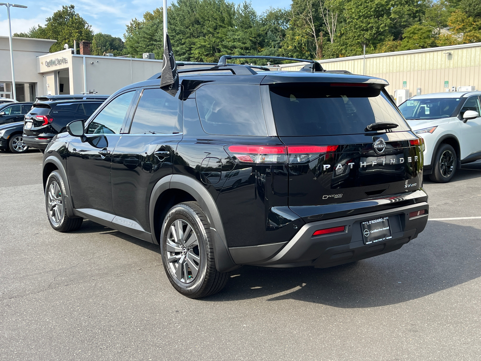 2023 Nissan Pathfinder SV 3