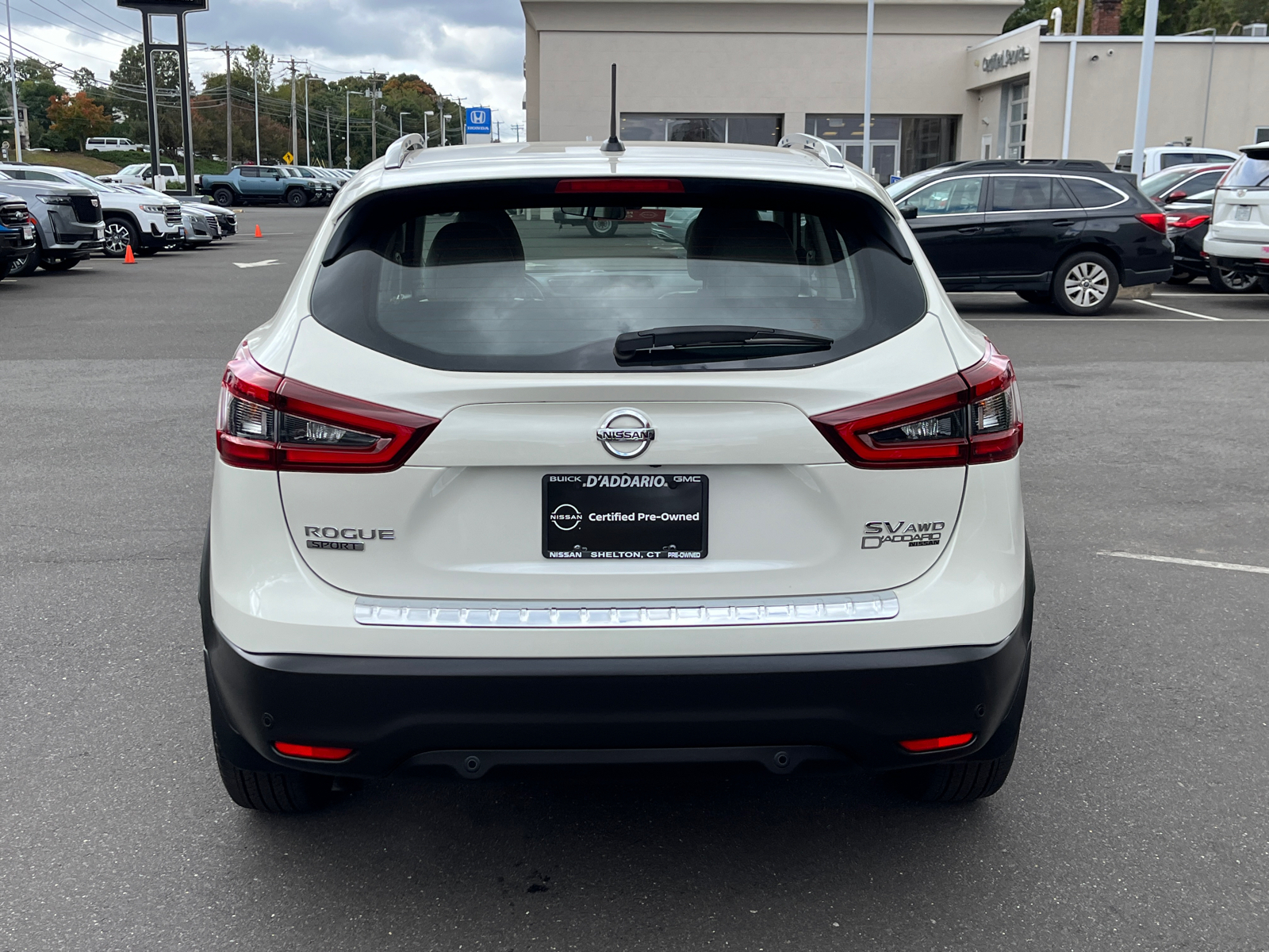 2022 Nissan Rogue Sport SV 4