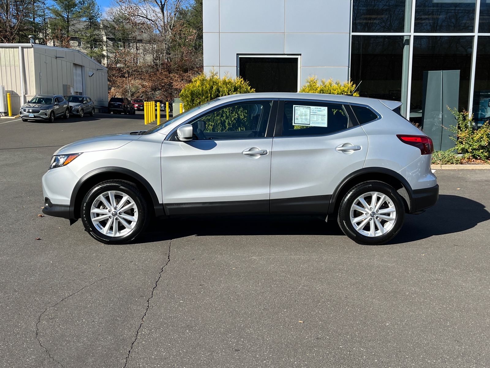 2019 Nissan Rogue Sport S 2