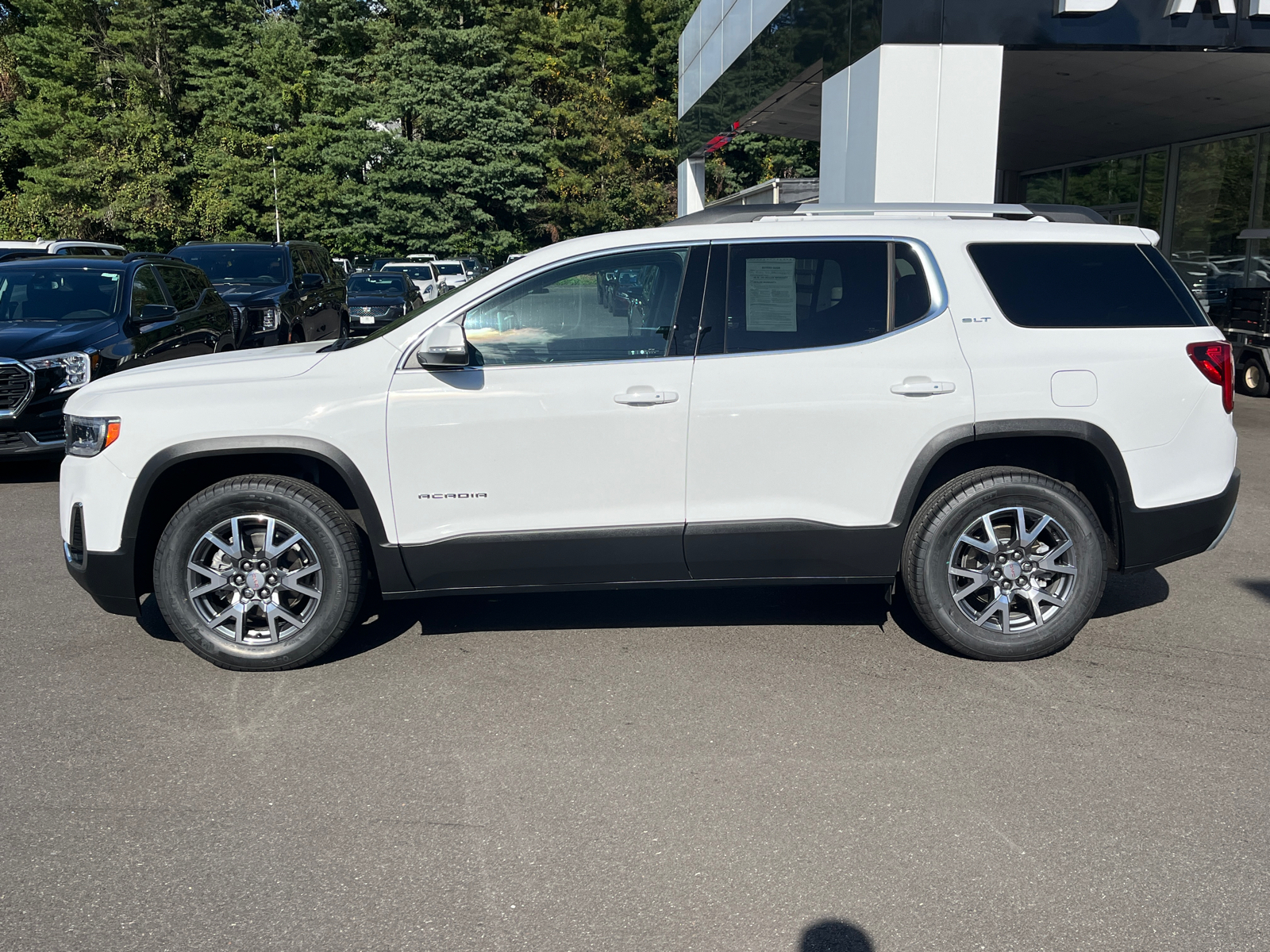 2022 GMC Acadia SLT 2