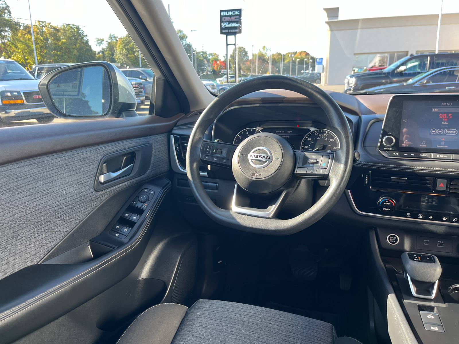 2021 Nissan Rogue SV 24