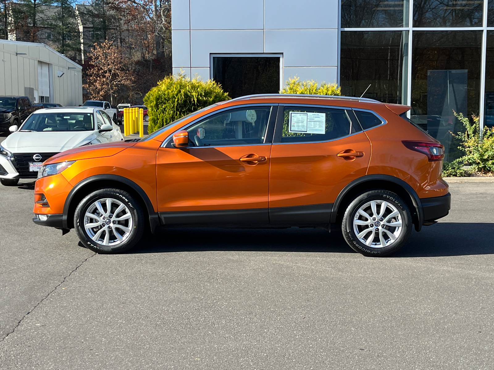 2021 Nissan Rogue Sport SV 2