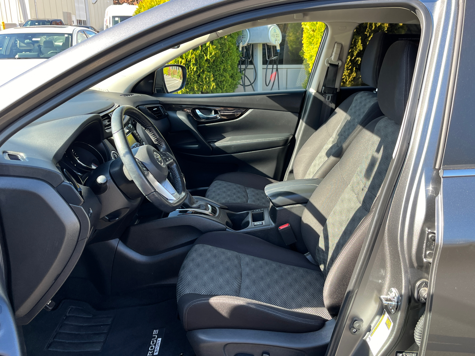 2021 Nissan Rogue Sport SV 11