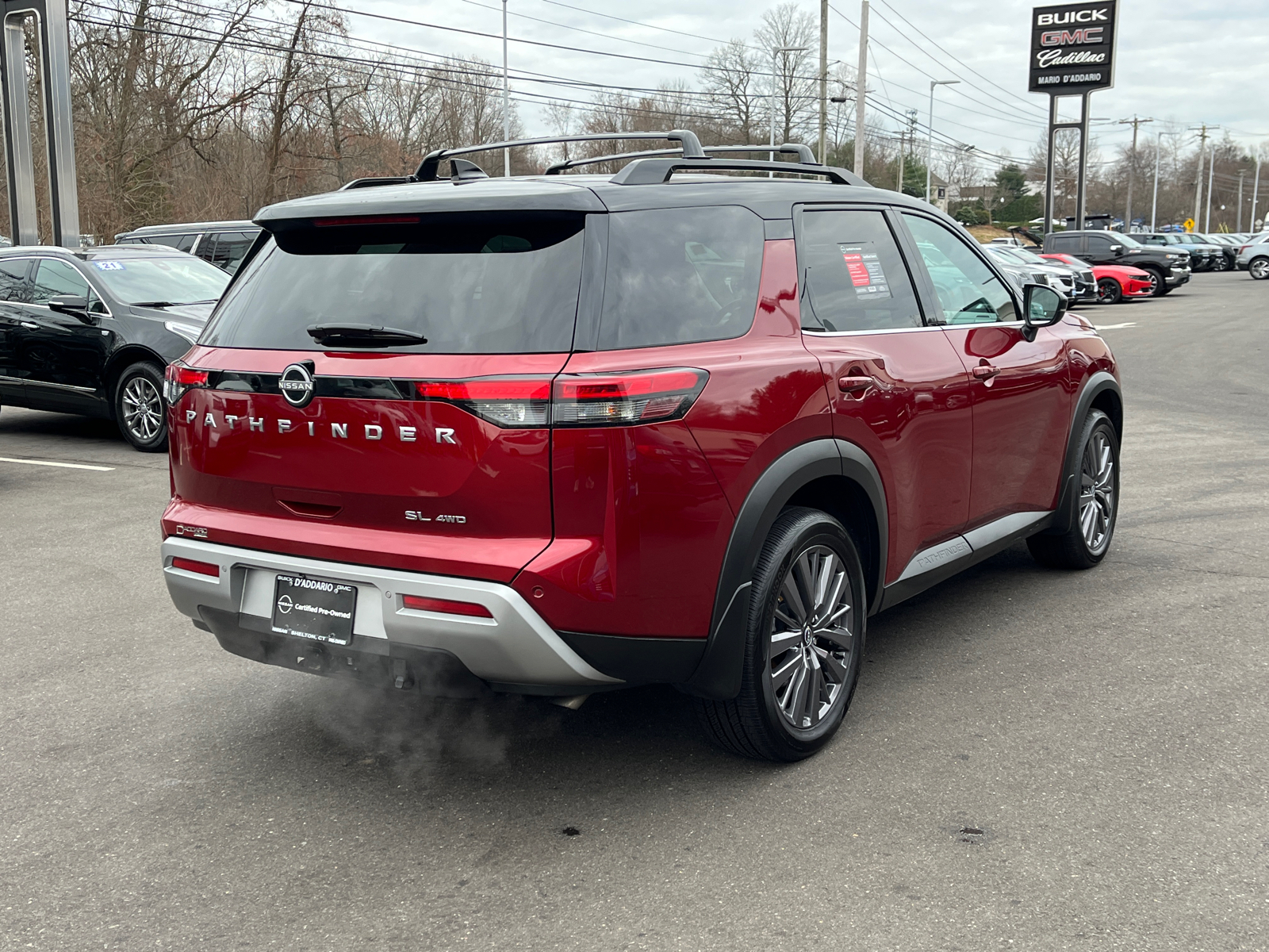 2023 Nissan Pathfinder SL 5