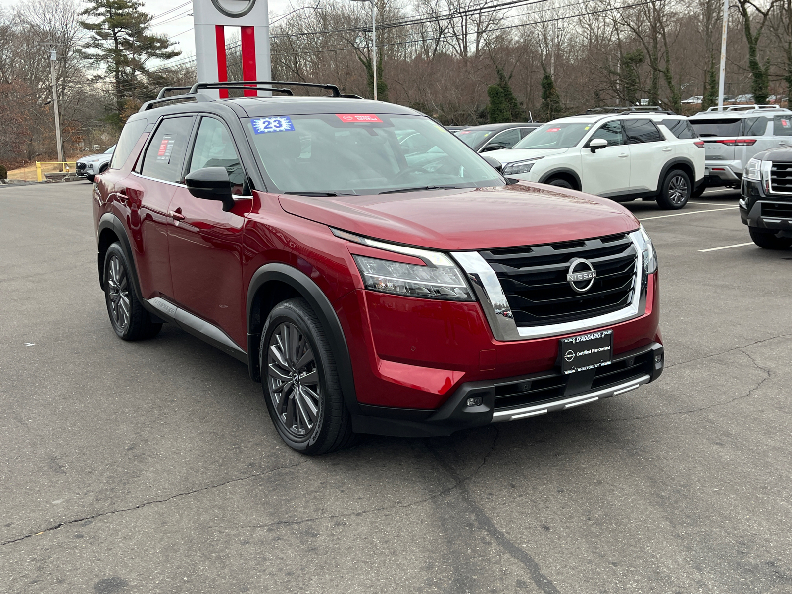 2023 Nissan Pathfinder SL 6