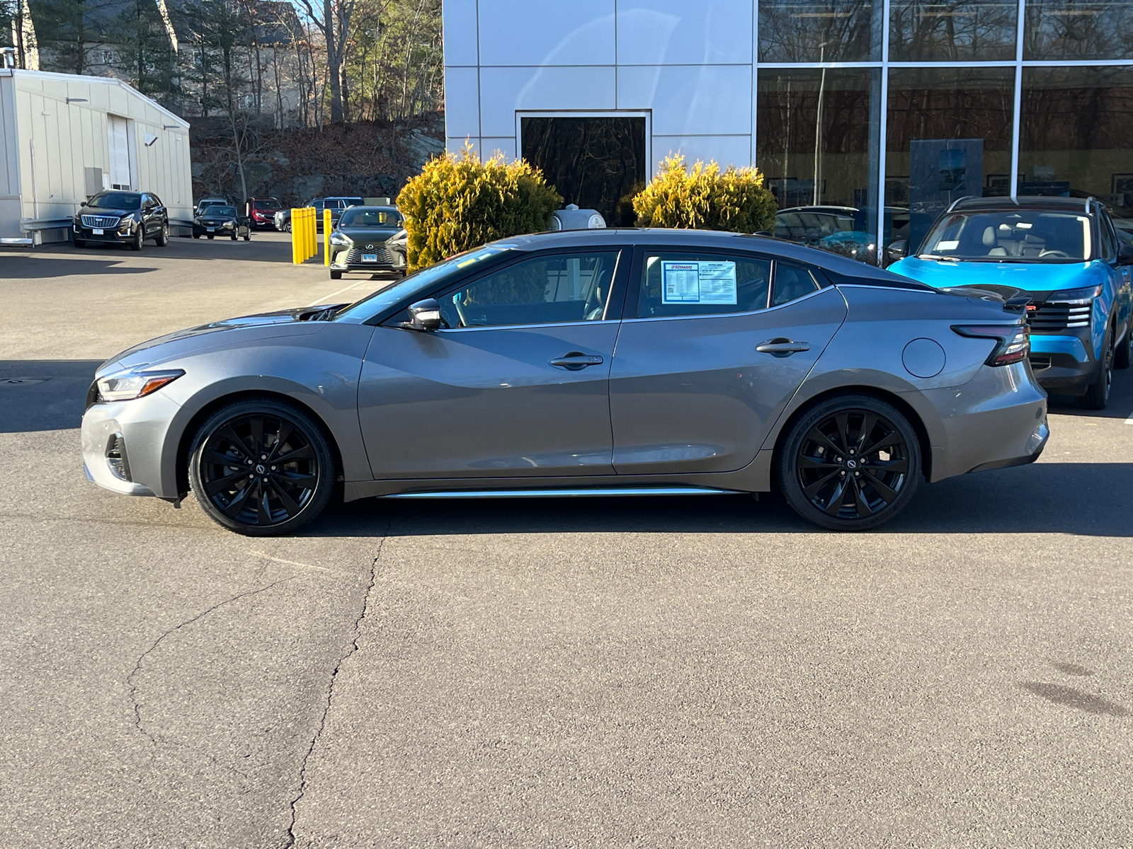 2023 Nissan Maxima SR 2