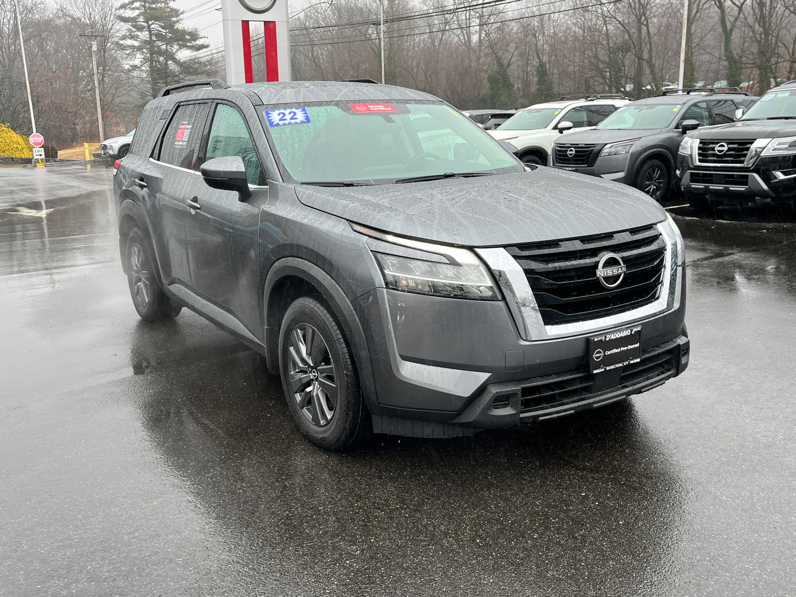 2022 Nissan Pathfinder SV 6