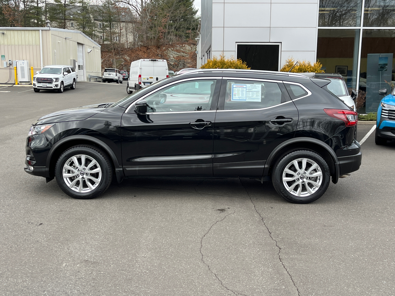 2021 Nissan Rogue Sport SV 2