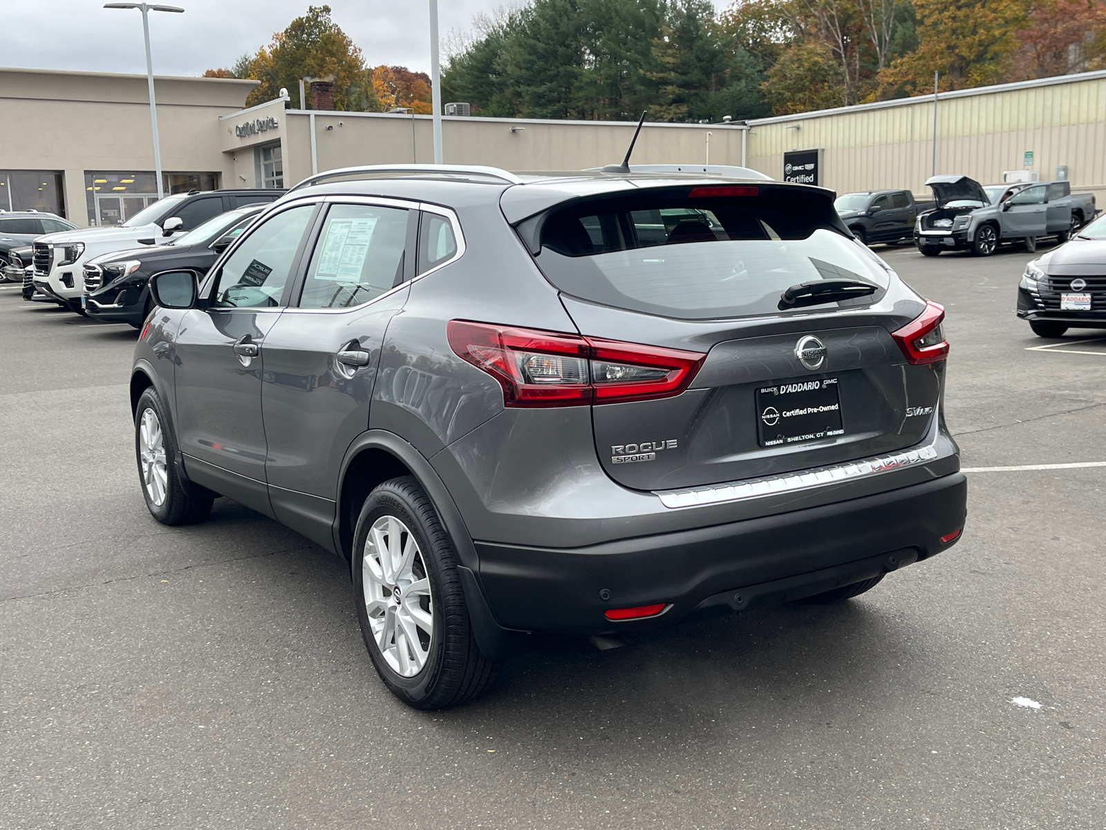 2022 Nissan Rogue Sport SV 3